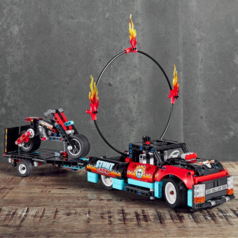 LEGO Technic Шоу трюков на грузовиках и мотоциклах 42106 фото