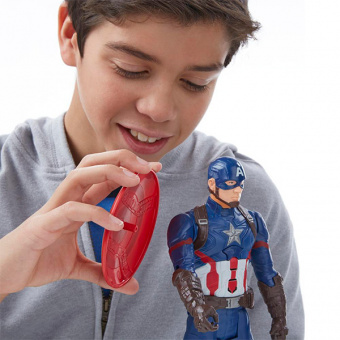 Avengers B6176 Интерактивная фигурка Первого Мстителя