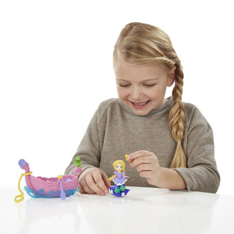 Hasbro Disney Princess B5338 Набор для игры в воде: маленькая кукла Принцесса и лодка в ассортименте фото