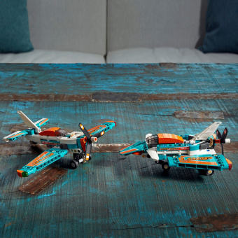 Конструктор LEGO Technic Гоночный самолёт 42117 фото