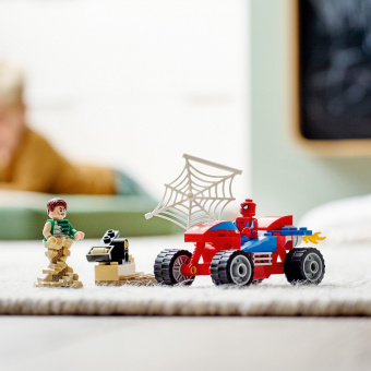 Конструктор LEGO Super Heroes "Бой Человека-Паука с Песочным Человеком" 76172 фото