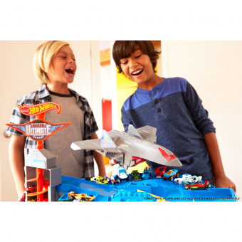 Набор игровой Hot Wheels Супергараж FML03 фото